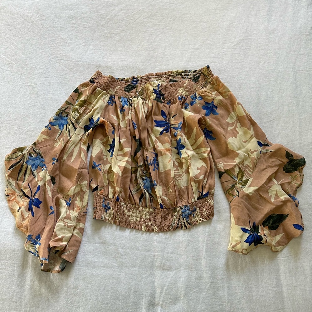 Astr the Label off the shoulder boho long sleeve top size medium.